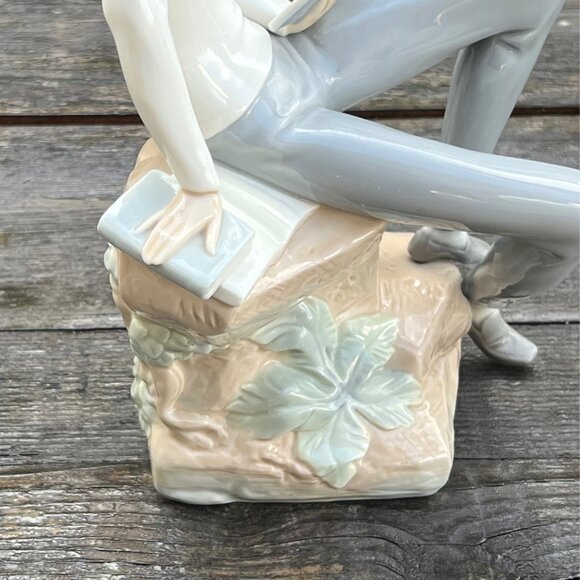 Lladro Hebrew Student Jewish Boy with Book 4684 Bar Mitzvah Siddur Judacia - Picture 8 of 10